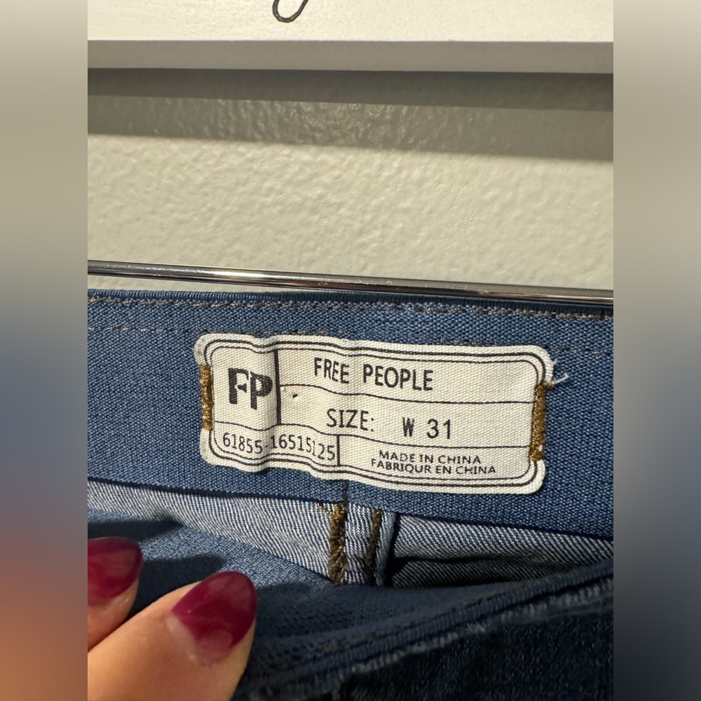 🚨🚨SOLD🚨🚨Free People Blue Flare Jeans Wide Leg - Picture 4 of 5
